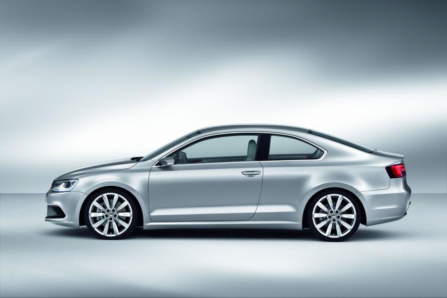  Volkswagen New Compact Coupe 2010 года  (фото 6 из 14)